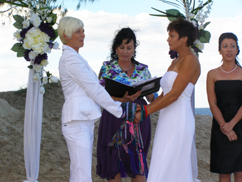 Penny & Angela chose a Handfasting Commitment with Marilyn Verschuure Marry Me Marilyn